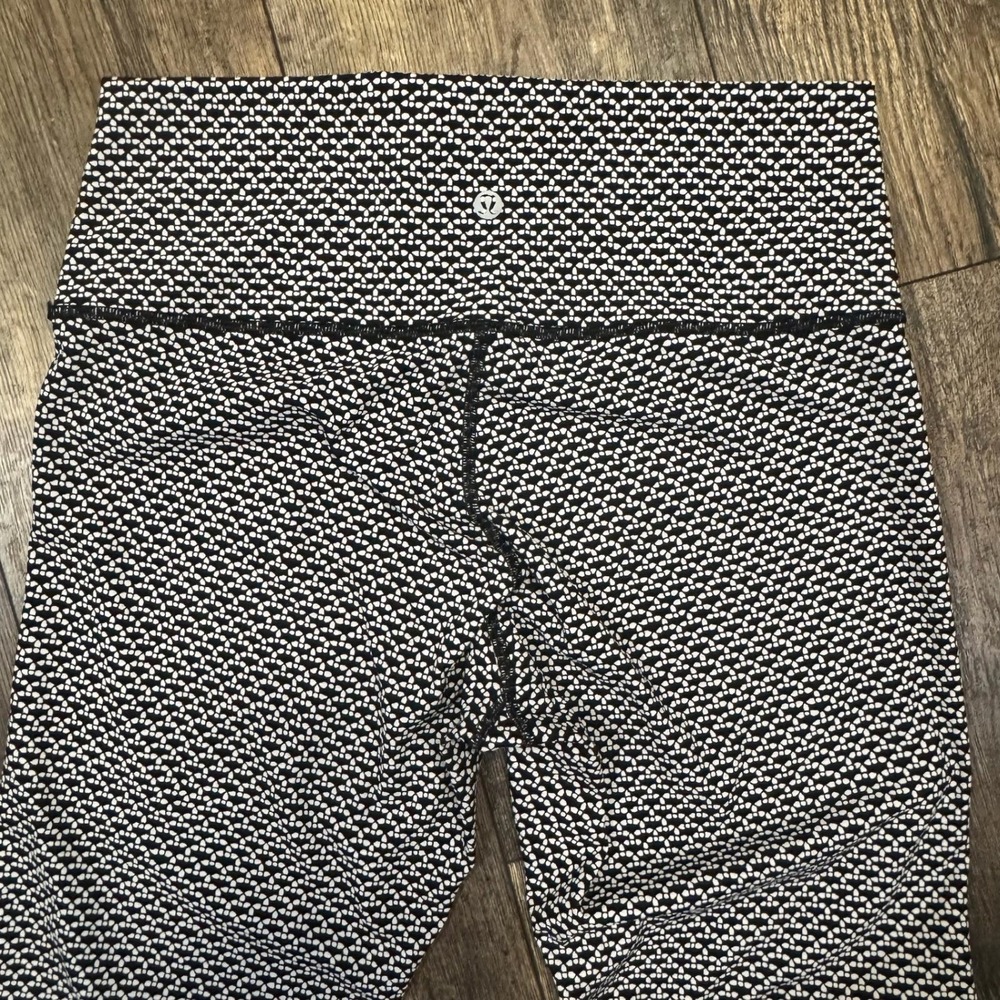 Lululemon Wunder Under Hi-Rise 7/8 Tight Full-On Luxtreme Black White Size 10 - Picture 5 of 7